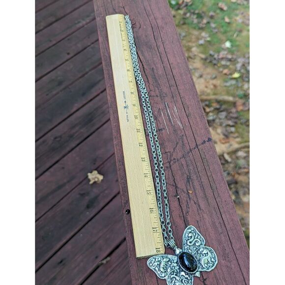 Butterfly Silvertone Pewter Color 3" Unique Pendant. Snake, fox, tiger. Cord. - Picture 7 of 7